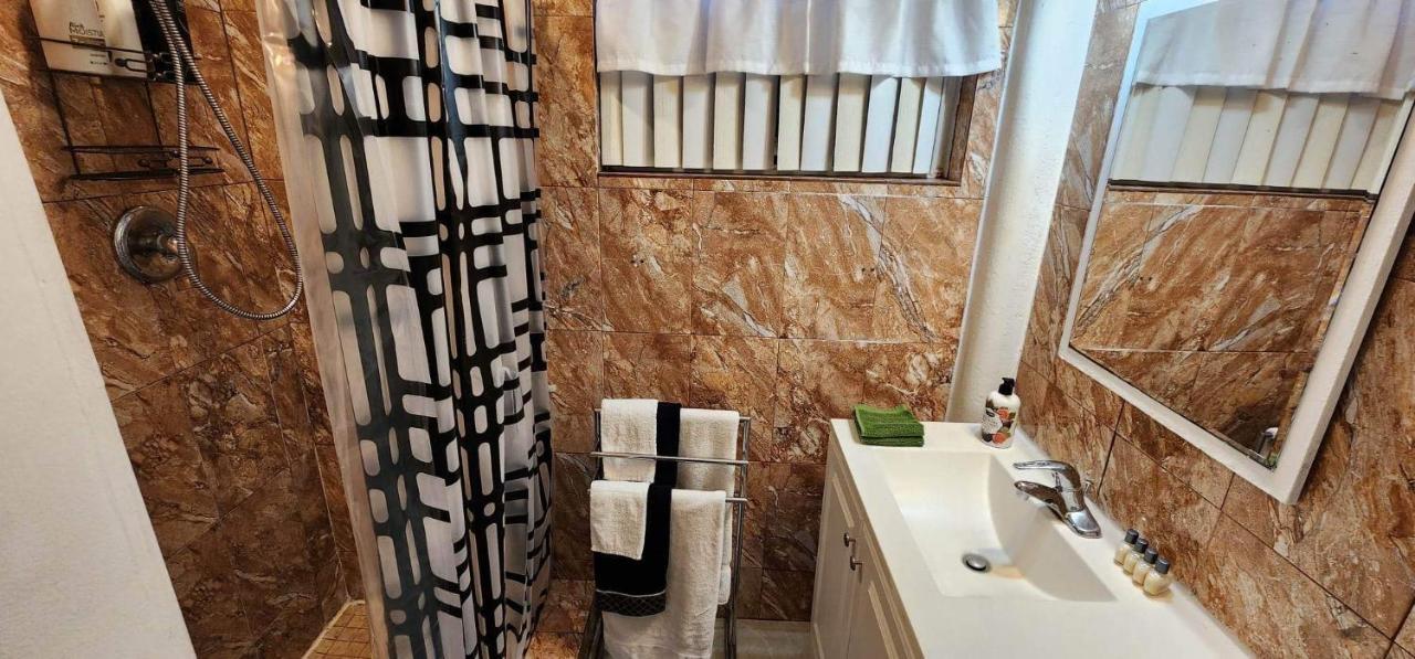 Leo Guest House Hollywood Luaran gambar