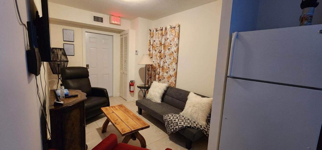 Leo Guest House Hollywood Luaran gambar